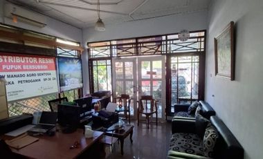 Dijual rumah dengan tanah luas di Tikala Ares dekat Kantor Walikota