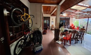 Dijual rumah dengan tanah luas di Tikala Ares dekat Kantor Walikota