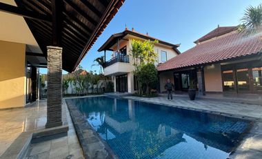 DIJUAL VILLA BALINESE STYLE NUSA DUA BALI
