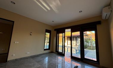 DIJUAL VILLA BALINESE STYLE NUSA DUA BALI