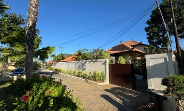 DIJUAL VILLA BALINESE STYLE NUSA DUA BALI