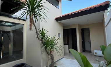 DIJUAL VILLA BALINESE STYLE NUSA DUA BALI
