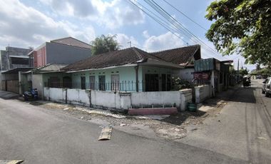 Rumah nyaman huni hitung tanah 50 meter dari jalan raya manahan