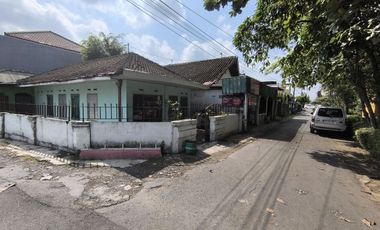 Rumah nyaman huni hitung tanah 50 meter dari jalan raya manahan