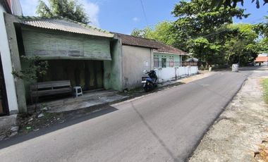 Rumah nyaman huni hitung tanah 50 meter dari jalan raya manahan