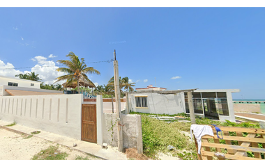 Casa en Esquina a 50mts de la Playa en Chuburná Puerto