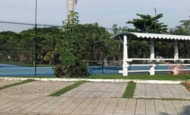 OPORTUNIDAD EN RENTA. Casa en El Country con enorme jardín