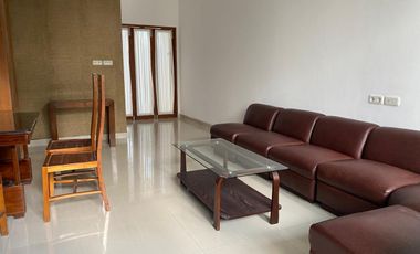 Disewakan Rumah 2 lantai Di Kawasan Elite Renon