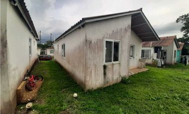 VENDO CASA EN LA CHORRERA URBANIZACION EL PRADO