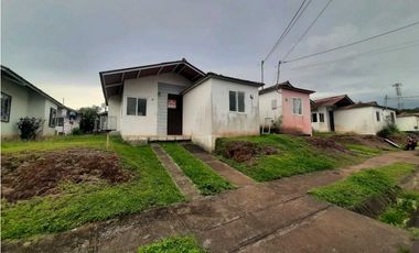 VENDO CASA EN LA CHORRERA URBANIZACION EL PRADO