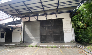 PARQUE LEFEVRE / GALERA CON ANDEN / 1000 M2  / FRENTE A VIA