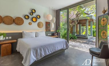 LEASEHOLD SINGLE-LEVEL MODERN CONTEMPORARY IN THE HEART OF UMALAS