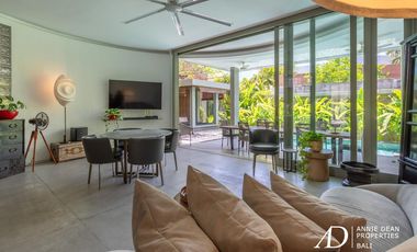 LEASEHOLD SINGLE-LEVEL MODERN CONTEMPORARY IN THE HEART OF UMALAS