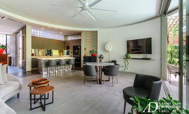 LEASEHOLD SINGLE-LEVEL MODERN CONTEMPORARY IN THE HEART OF UMALAS