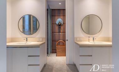 LEASEHOLD SINGLE-LEVEL MODERN CONTEMPORARY IN THE HEART OF UMALAS