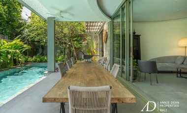 LEASEHOLD SINGLE-LEVEL MODERN CONTEMPORARY IN THE HEART OF UMALAS