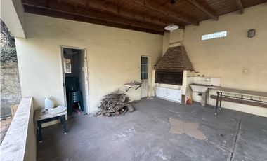 IMPORTANTE CASA QUINTA A METROS DEL CENTRO