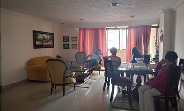 Se vende Apartamento con 3 Rentas en Av. 30 de Agosto Pereira