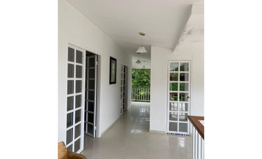 SE VENDE FINCA DE 25.000 METROS CUADRADOS A BORDE DE CARRETERA