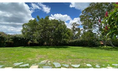 Finca en unidad cerrada en el Canadá sector aguas claras