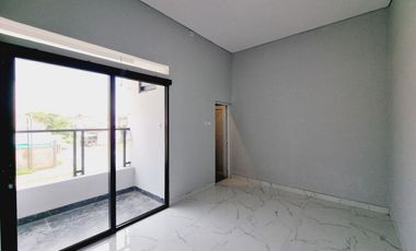 Rumah minimalis 2 lantai siap huni Manang dekat solo baru