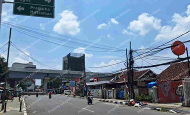 RUMAH TUA COCOK UNTUK USAHA DI RAWAMANGUN