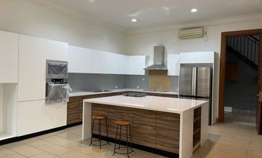 Disewakan rumah 4 kamar Kemang Jakarta Selatan