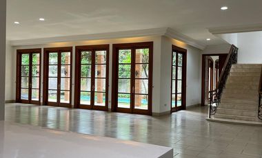 Disewakan rumah 4 kamar Kemang Jakarta Selatan