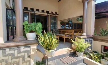 Rumah Cantik di Layung Sari