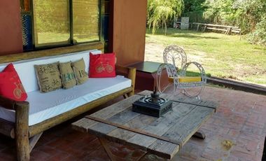 SE ALQUILA  CASA CON PILETA  EN ABBOTT
