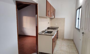 ALQUILER DE DEPARTAMENTO 3 AMBIENTES CON COCHERA DESCUBIERTA - MONTEGRANDE - SOLO 2 PERSONAS