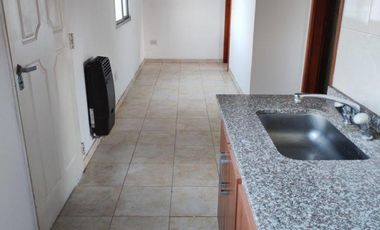 ALQUILER DE DEPARTAMENTO 3 AMBIENTES CON COCHERA DESCUBIERTA - MONTEGRANDE - SOLO 2 PERSONAS