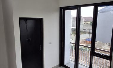 Rumah 2 lantai 3 KT 3 KM selangkah UIN Ciputat