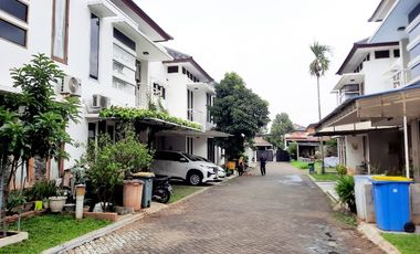 Jamin suka Rumah Townhouse Jagakarsa kebagusan 4 kmr 145jt/thn