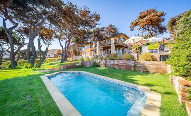 Casa En Venta De 5 Dorm. En Zapallar