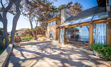 Casa En Venta De 5 Dorm. En Zapallar