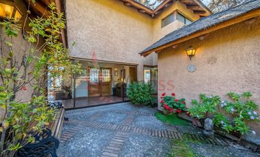 Casa En Venta De 5 Dorm. En Zapallar