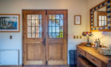 Casa En Venta De 5 Dorm. En Zapallar