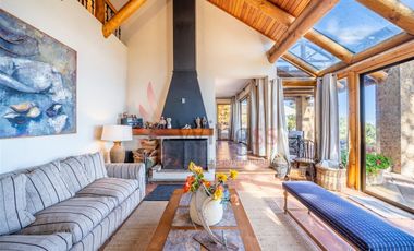 Casa En Venta De 5 Dorm. En Zapallar