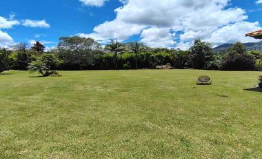 FINCA EN ARRIENDO UBICADA EN RIONEGRO SECTOR EL ANTOJO