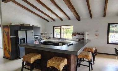 FINCA EN ARRIENDO UBICADA EN RIONEGRO SECTOR EL ANTOJO