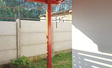 CASA COMO NUEVA EN CONDOMINIO A CUADRAS DEL CENTRO