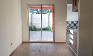 CASA COMO NUEVA EN CONDOMINIO A CUADRAS DEL CENTRO