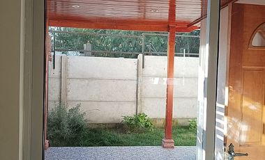 CASA COMO NUEVA EN CONDOMINIO A CUADRAS DEL CENTRO