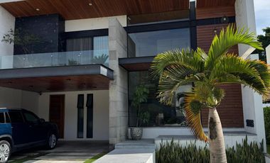 Venta Preciosa Casa Moderna Seminueva en el Cristo con alberca Atlixco