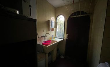 Venta. Casa. 6 ambientes. 4 suite. Cochera. Quincho. Terraza. Jardín. Barracas.