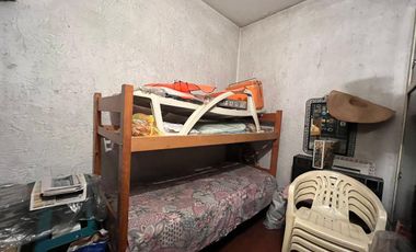 Venta. Casa. 6 ambientes. 4 suite. Cochera. Quincho. Terraza. Jardín. Barracas.