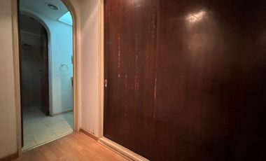 Venta. Casa. 6 ambientes. 4 suite. Cochera. Quincho. Terraza. Jardín. Barracas.