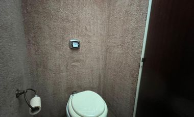 Venta. Casa. 6 ambientes. 4 suite. Cochera. Quincho. Terraza. Jardín. Barracas.