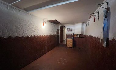 Venta. Casa. 6 ambientes. 4 suite. Cochera. Quincho. Terraza. Jardín. Barracas.